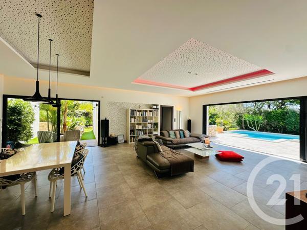 Maison à vendre  5 pièces - 152,26 m 2   MARSEILLE  - 13011