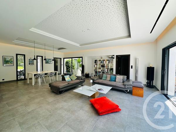 Maison à vendre  5 pièces - 152,26 m 2   MARSEILLE  - 13011
