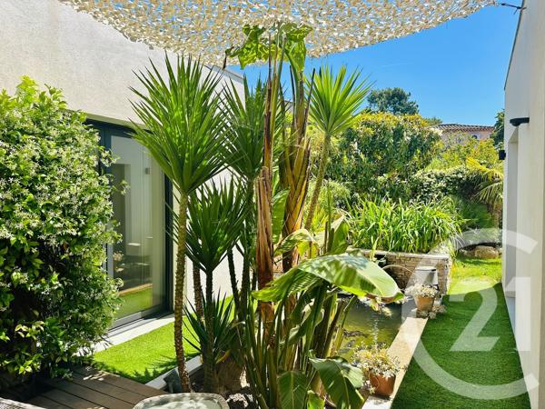 Maison à vendre  5 pièces - 152,26 m 2   MARSEILLE  - 13011