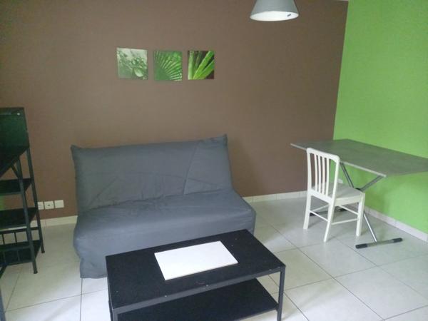 LAVAL, appt T2 meublé