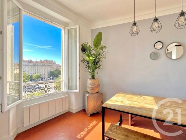 Appartement F5 à vendre  5 pièces - 145 m 2   MARSEILLE  - 13005