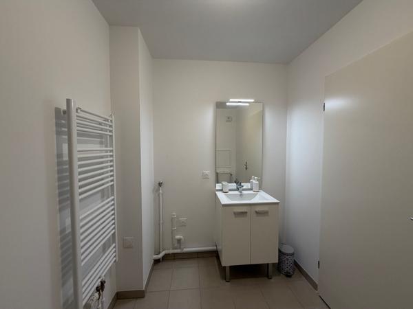 Appartement MEUBLE Deville Les Rouen 2 pièces 45.39 m2