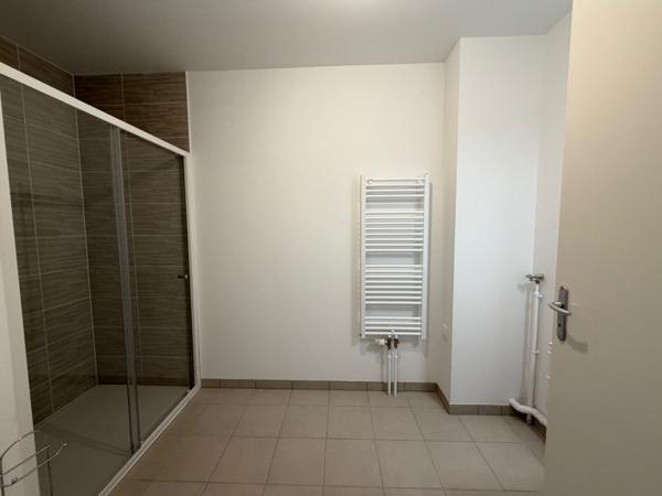Appartement MEUBLE Deville Les Rouen 2 pièces 45.39 m2