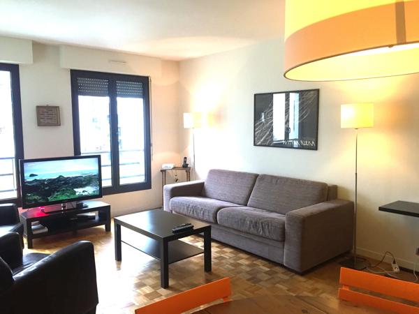 Appartement
         4 pièces
        - 86 m² Bien prestige 983 000 € *