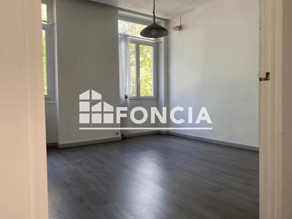 Location Local commercial 4 pièces 81.6 m² - 3 PLACE JEAN JAURES Saint Etienne 42000