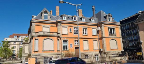 Vente                                                      Local commercial
                        
                     1 pièces                      62 m2                     à Colmar