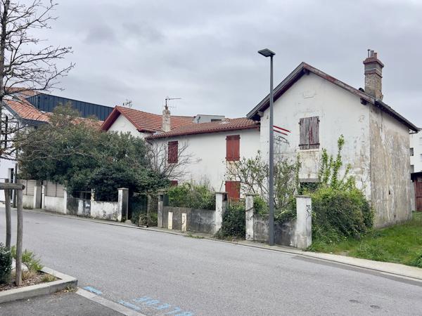Immeuble à rénover à ANGLET (64600)