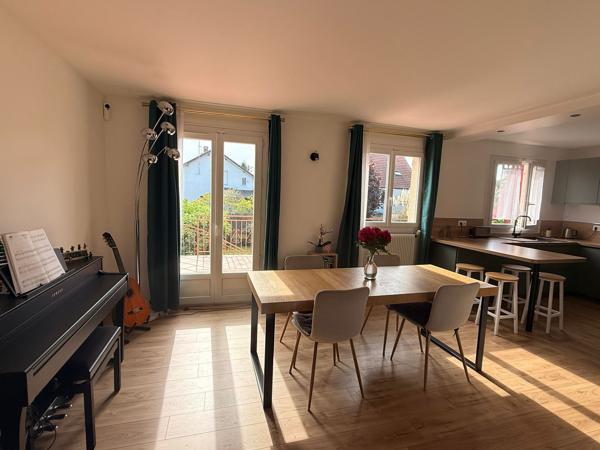 Maison
         5 pièces
        - 100 m² Exclusivité 479 500 € *