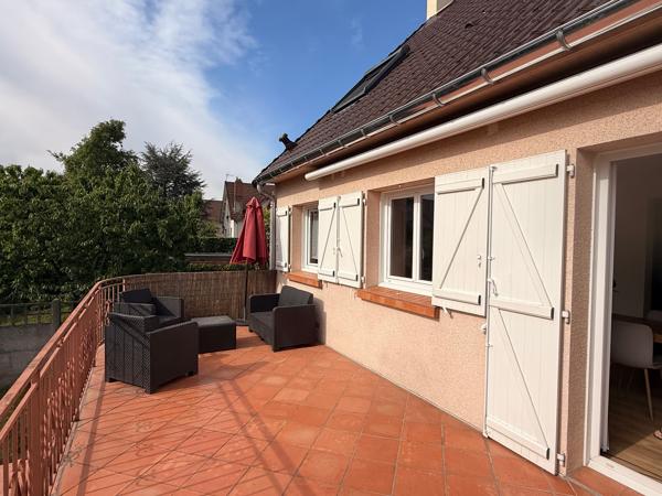 Maison
         5 pièces
        - 100 m² Exclusivité 479 500 € *