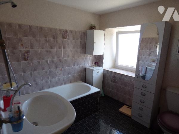 MAISON A RAFRAICHIR - MOUTIERS SOUS CHANTEMERLE