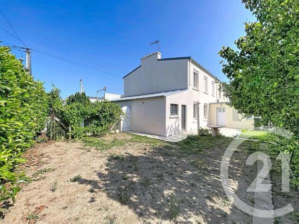 Maison à vendre  5 pièces - 111,22 m 2   BOHARS  - 29