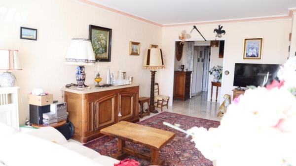 APPARTEMENT F3 AU 1ER ETAGE.
