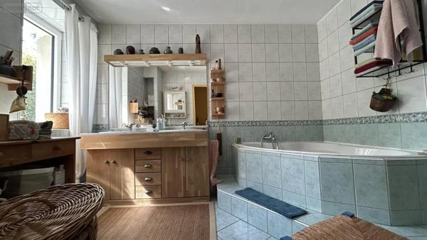 Achat - Maison Château-Gontier-sur-Mayenne 53200 7 pièces 200 m 2 2861 m 2