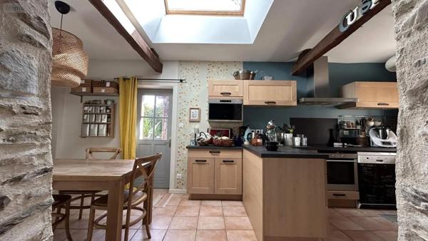 Achat - Maison Château-Gontier-sur-Mayenne 53200 7 pièces 200 m 2 2861 m 2