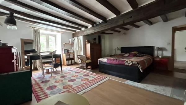 Achat - Maison Château-Gontier-sur-Mayenne 53200 7 pièces 200 m 2 2861 m 2