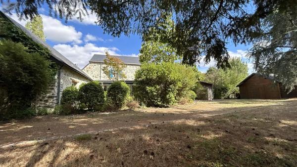Achat - Maison Château-Gontier-sur-Mayenne 53200 7 pièces 200 m 2 2861 m 2