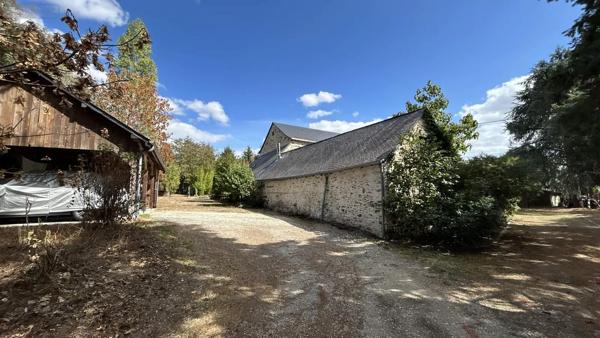 Achat - Maison Château-Gontier-sur-Mayenne 53200 7 pièces 200 m 2 2861 m 2