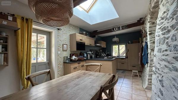 Achat - Maison Château-Gontier-sur-Mayenne 53200 7 pièces 200 m 2 2861 m 2