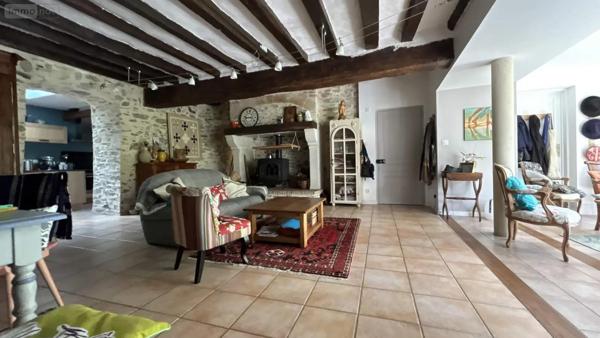 Achat - Maison Château-Gontier-sur-Mayenne 53200 7 pièces 200 m 2 2861 m 2