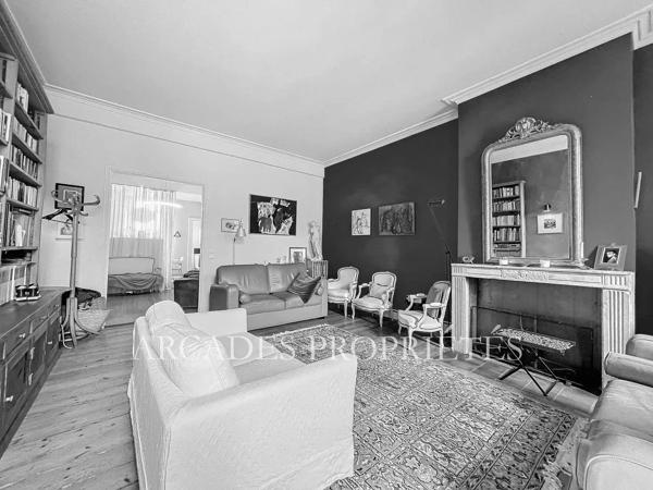 Appartement Chartrons  Élégance et Rareté