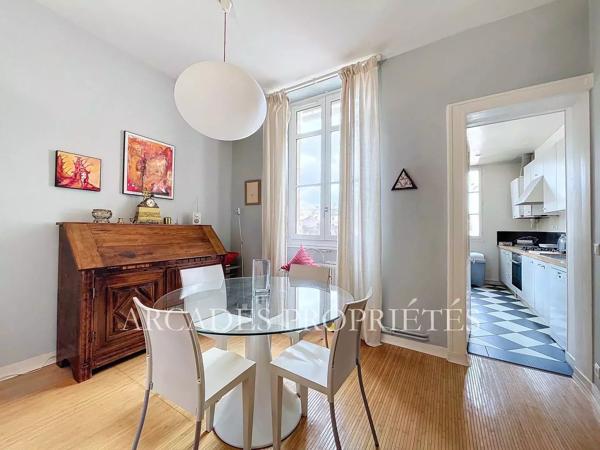 Appartement Chartrons  Élégance et Rareté
