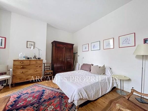Appartement Chartrons  Élégance et Rareté