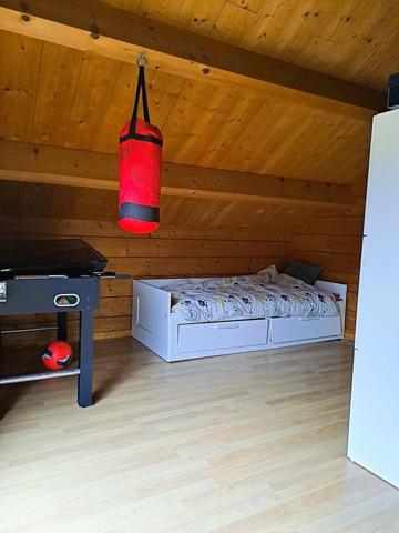 Vivre   au Calme avec la Verdure dans un chalet