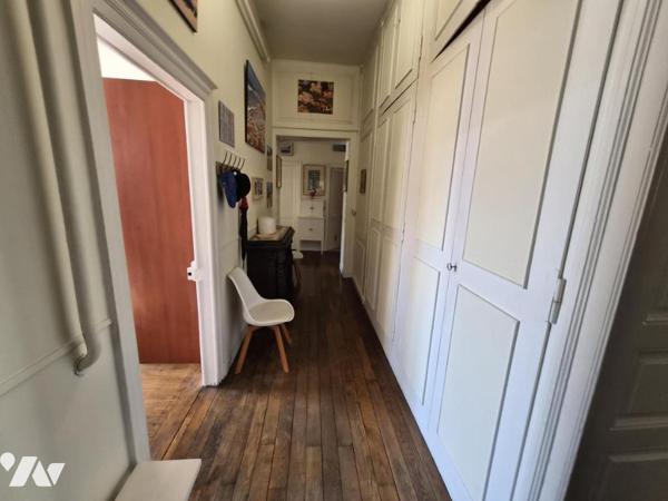 APPARTEMENT T5 DE CARACTERE ANCIEN