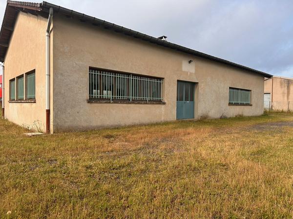 À vendre - local d'activité d'environ 184 m² à Chanteheux