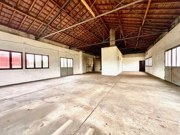 À vendre - local d'activité d'environ 184 m² à Chanteheux