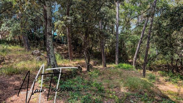 Terrain 1882 m², emprise 10%