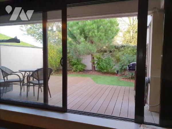 Résidence Les PYRAMIDES, Situe en rez-de-jardin, F3 de 93m² en excéllent état d'entretien, Entr...