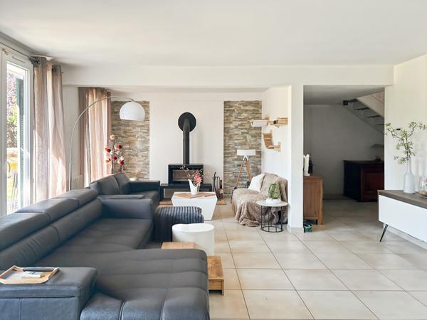 GOMETZ LA VILLE Maison 10 pieces sur 1349m² de terrain