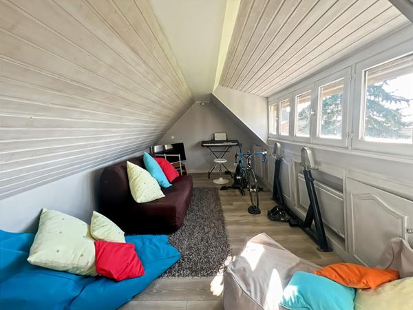 GOMETZ LA VILLE Maison 10 pieces sur 1349m² de terrain