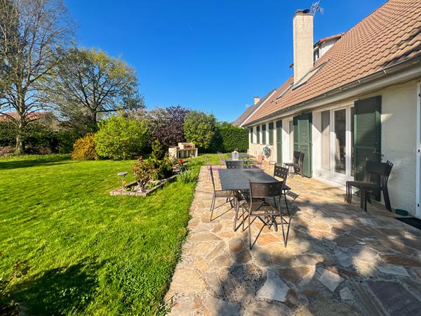 GOMETZ LA VILLE Maison 10 pieces sur 1349m² de terrain