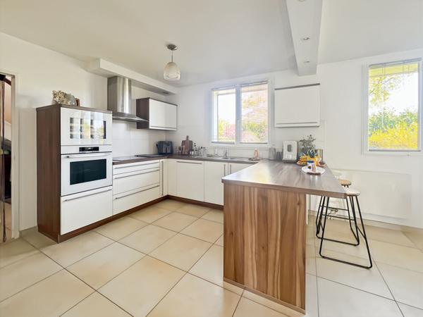 GOMETZ LA VILLE Maison 10 pieces sur 1349m² de terrain