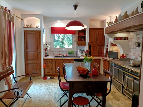 Entraigues-sur-la-Sorgue (84320) Propriété au calme