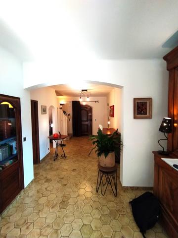 Entraigues-sur-la-Sorgue (84320) Propriété au calme