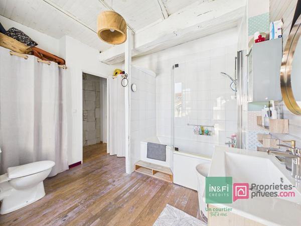 Maison Beaumont Saint Cyr 7 pièce(s) 294m²