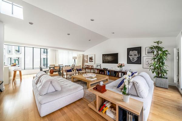Maison contemporaine en pleine propriété à usage mixte