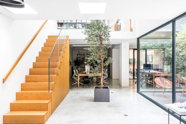 Maison contemporaine en pleine propriété à usage mixte