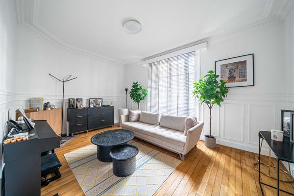 Maison contemporaine en pleine propriété à usage mixte