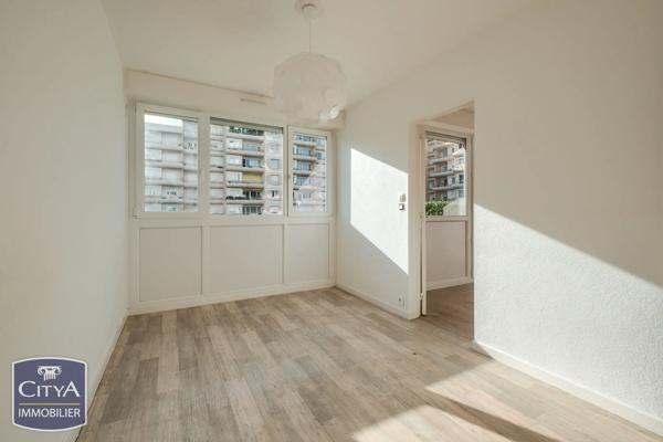 Appartement à vendre 2 pièces 46.97m² Laval (53000)