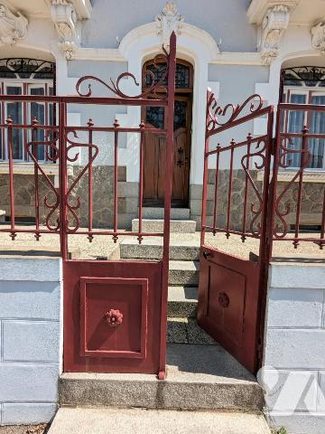 MAISON - VILLA BOURGEOISE - JARDIN 552 M² - INDRE