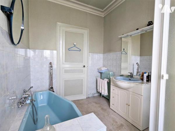 MAISON - VILLA BOURGEOISE - JARDIN 552 M² - INDRE