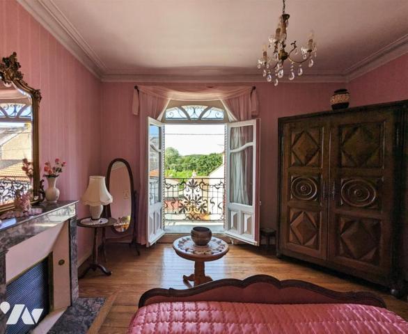 MAISON - VILLA BOURGEOISE - JARDIN 552 M² - INDRE