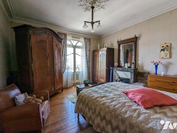 MAISON - VILLA BOURGEOISE - JARDIN 552 M² - INDRE