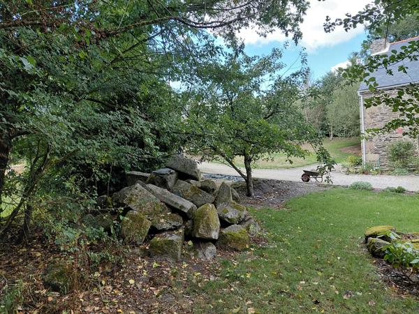 Ancien prsbytère dans la campagne de Kergrist Moelou à 167 000 €