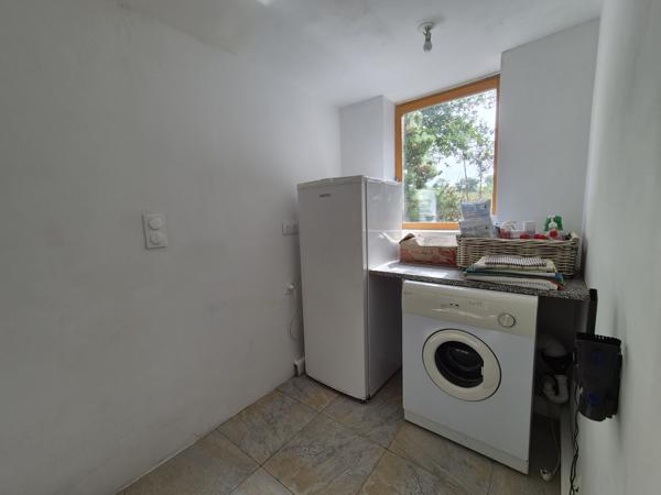 Ancien prsbytère dans la campagne de Kergrist Moelou à 167 000 €