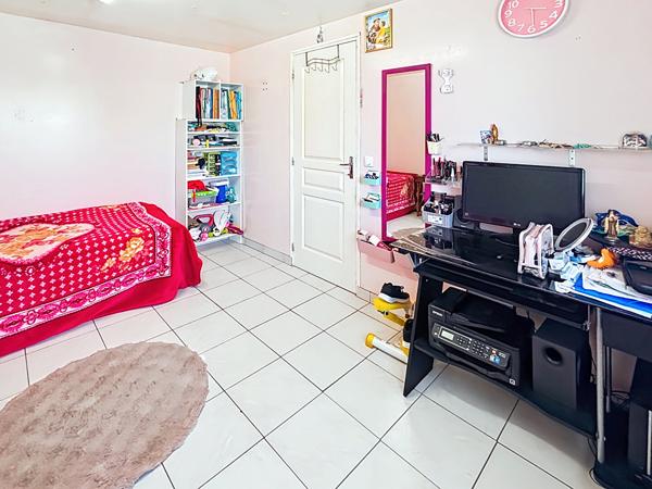 Maison individuelle proche de la gare. Secteur recherché de Cesson !